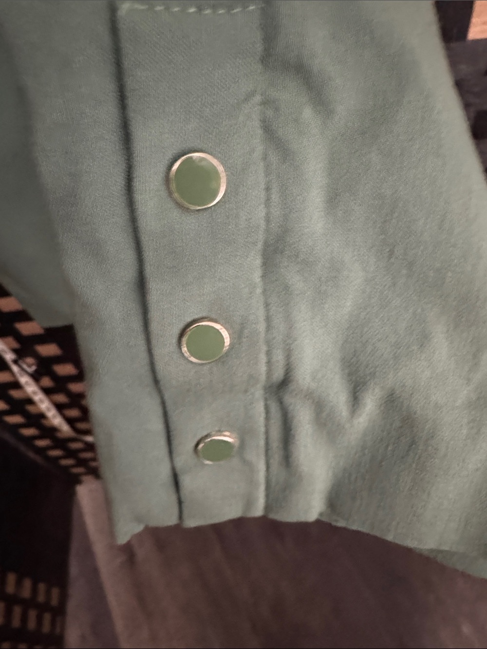 Chico's Olive Green Cropped Pull-On Pants - Picture 4 of 4